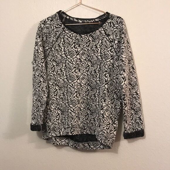 Rose print sweatshirt  - Picture 1 of 7